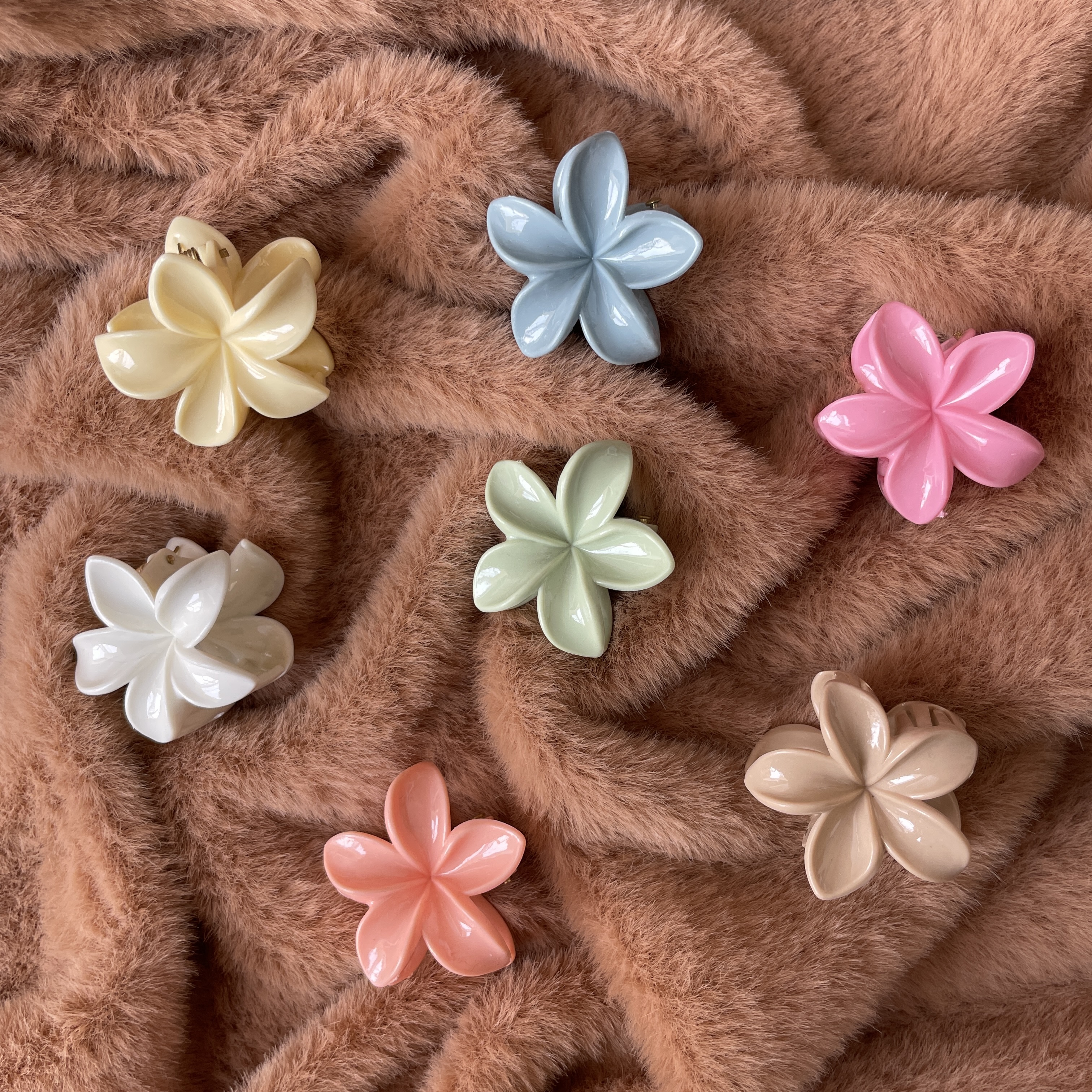 Cute Small Claw Clip