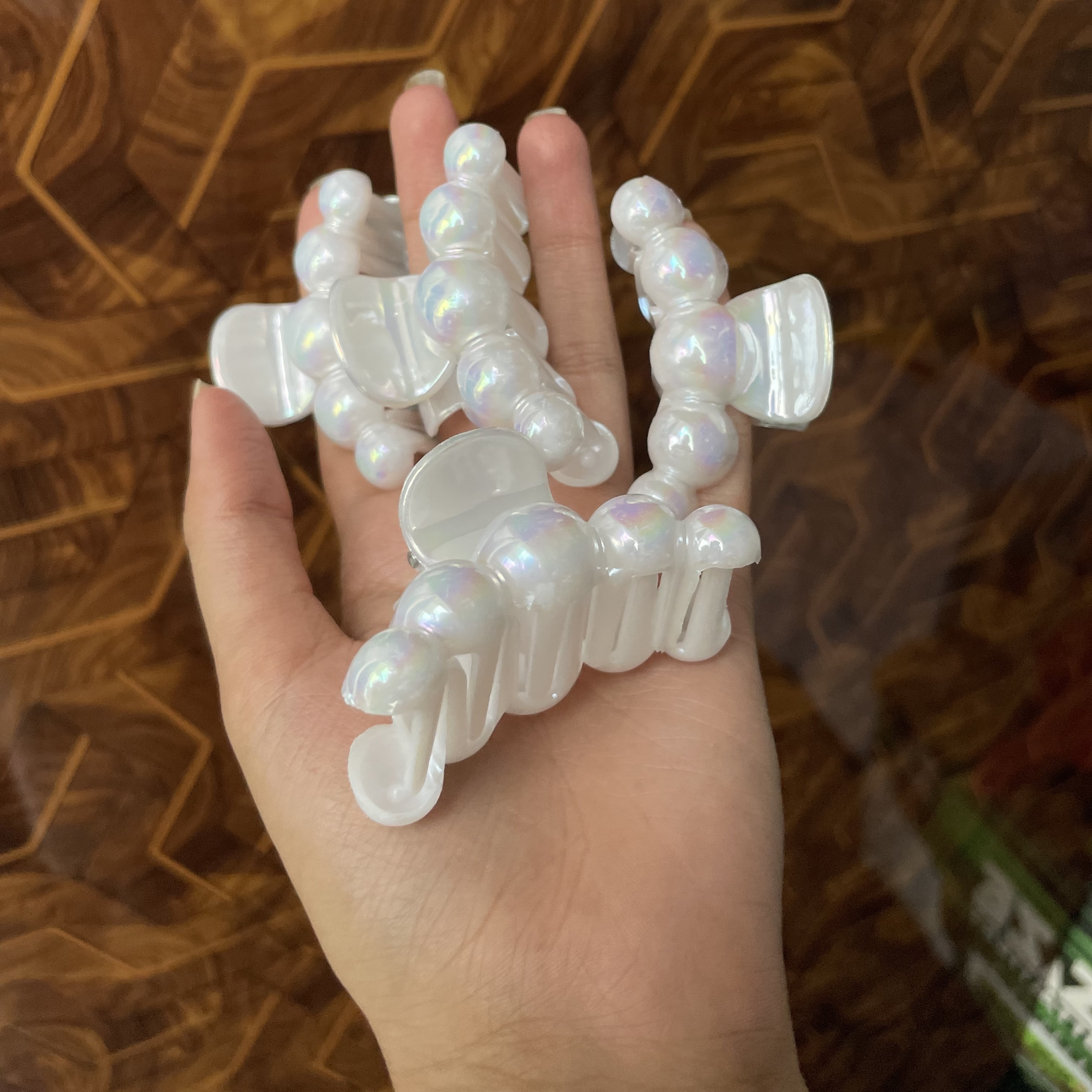 Pearl Design Claw Clip